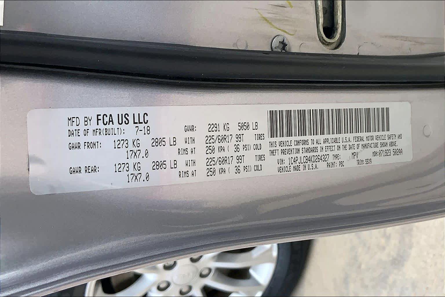Used 2019 Jeep Cherokee Latitude w/ Popular Appearance Group FWD image 33