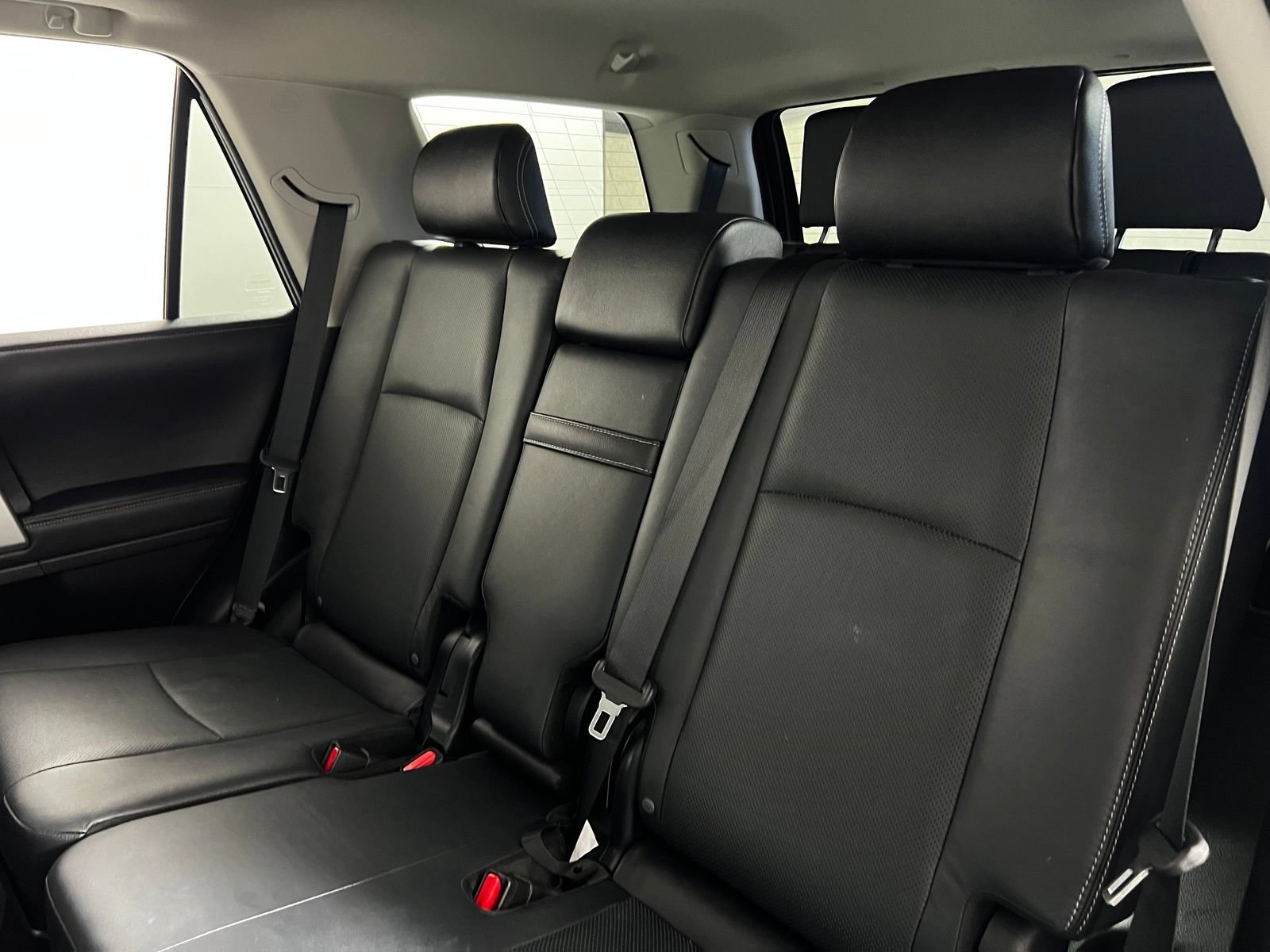 Used 2022 Toyota 4Runner Limited AWD/4WD image 25