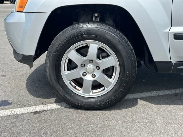 Used 2008 Jeep Grand Cherokee Laredo RWD image 10
