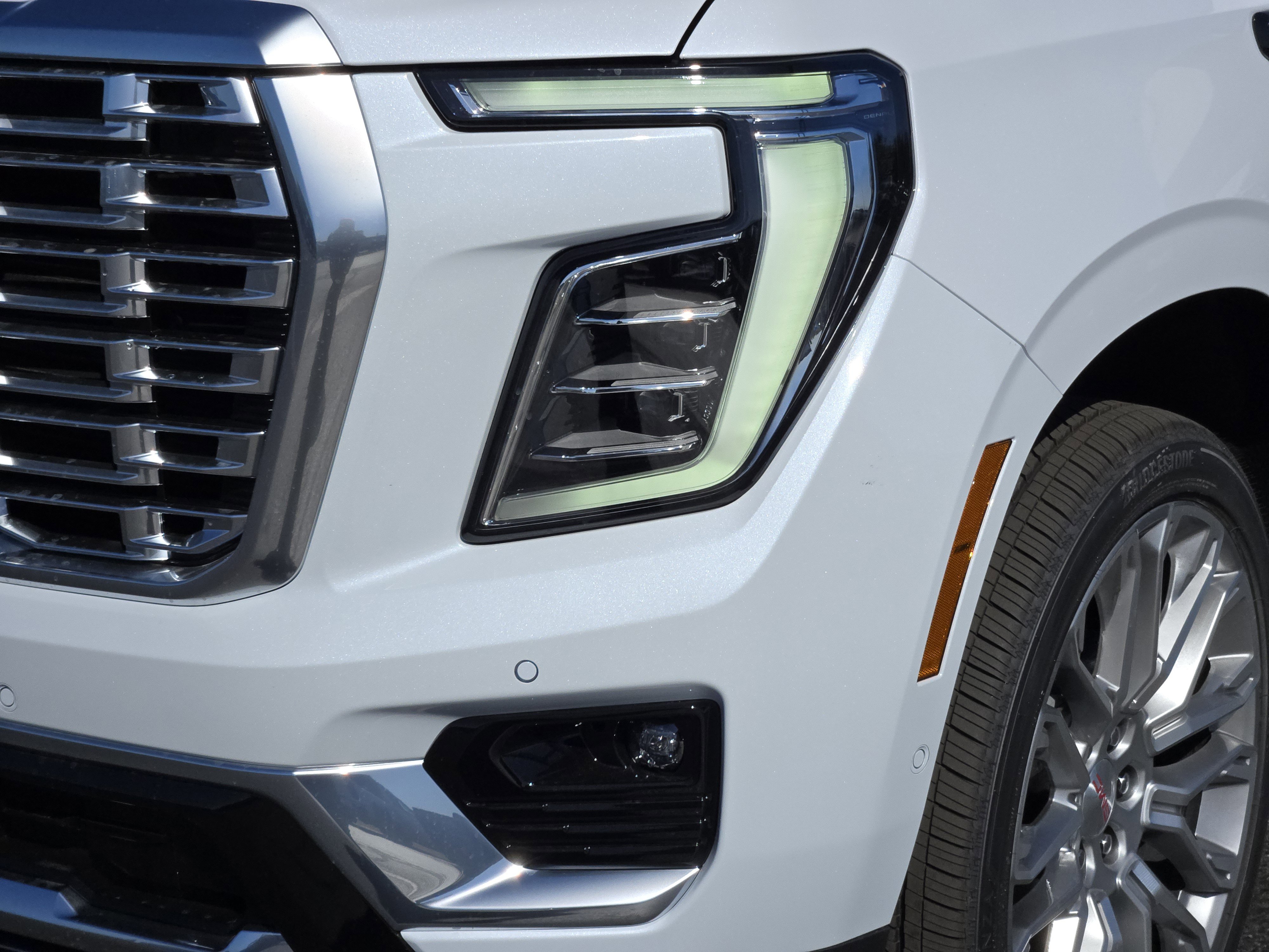 New 2026 GMC Yukon XL Denali w/ Denali Reserve Package image 6