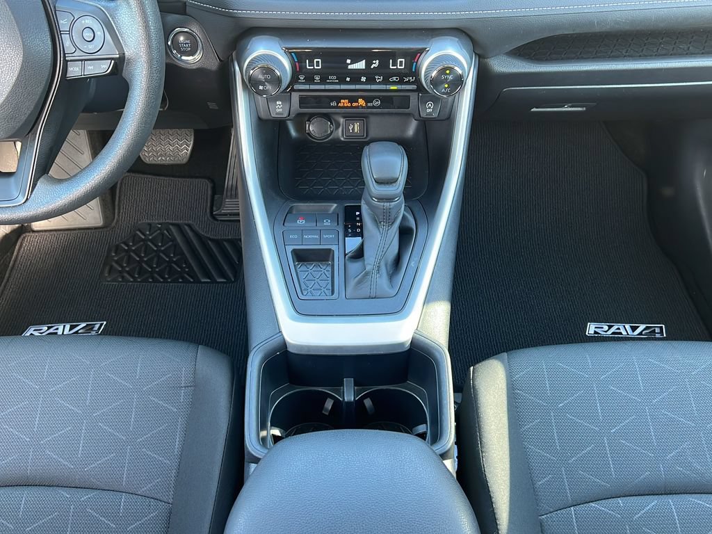 Used 2025 Toyota RAV4 XLE w/ Convenience Package FWD image 16
