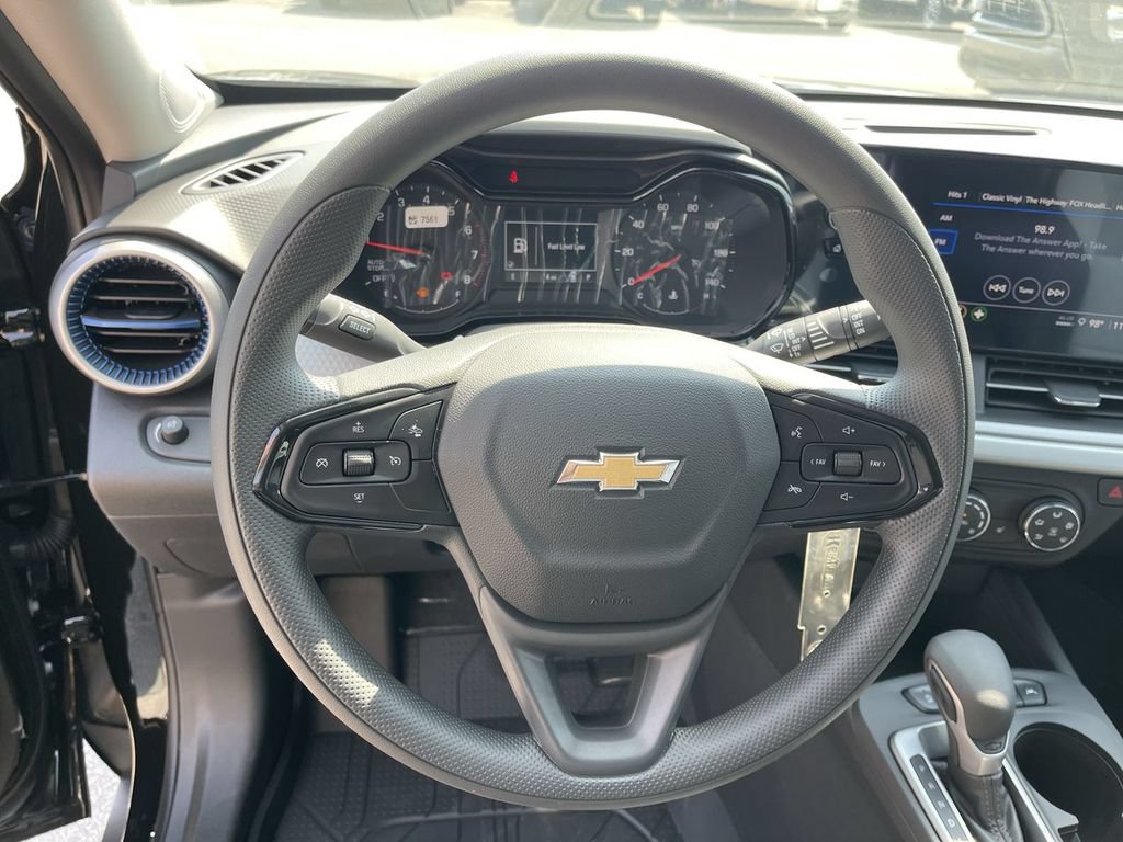 New 2026 Chevrolet Trax LS w/ LS Convenience Package FWD image 14