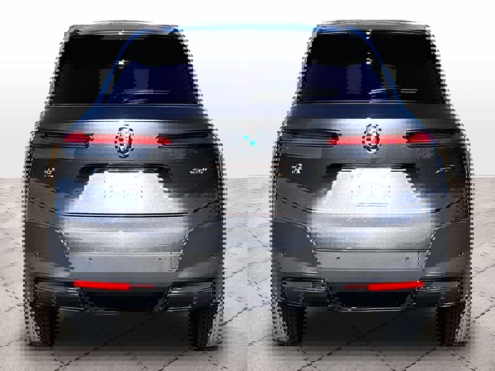 Used 2025 BMW iX xDrive50 w/ Convenience Package image 7