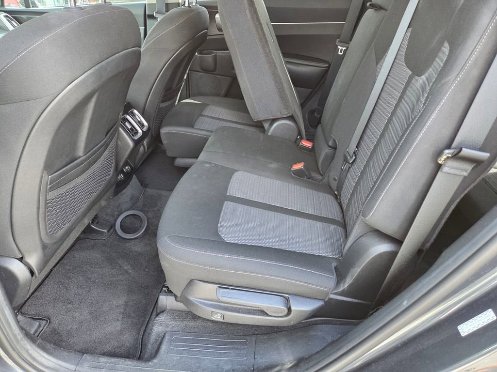 Used 2022 Kia Sorento LX image 18
