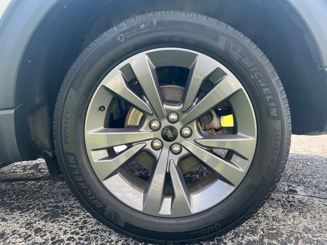 Used 2023 Ford Explorer XLT w/ Equipment Group 202A AWD/4WD image 27