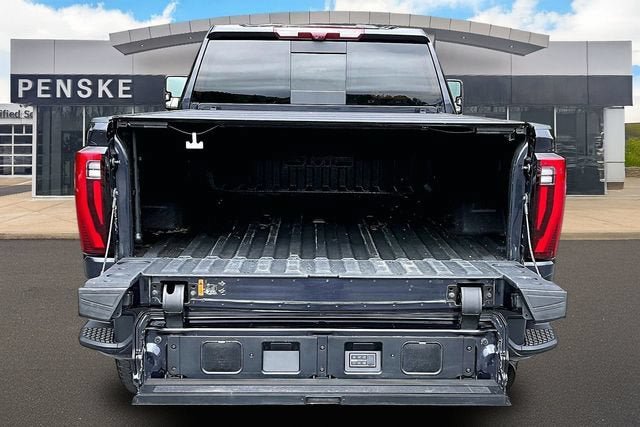 Certified 2025 GMC Sierra 3500 Denali w/ Denali Reserve Package AWD/4WD image 27