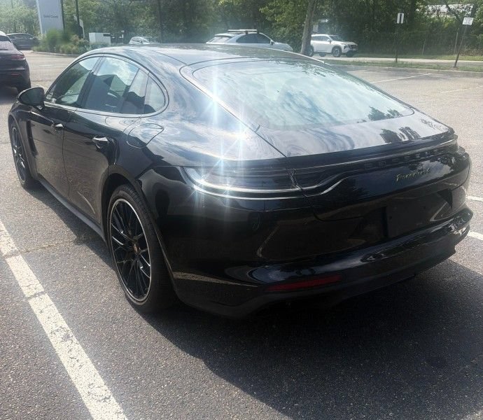 Used 2023 Porsche Panamera 4 Platinum Edition AWD/4WD image 4
