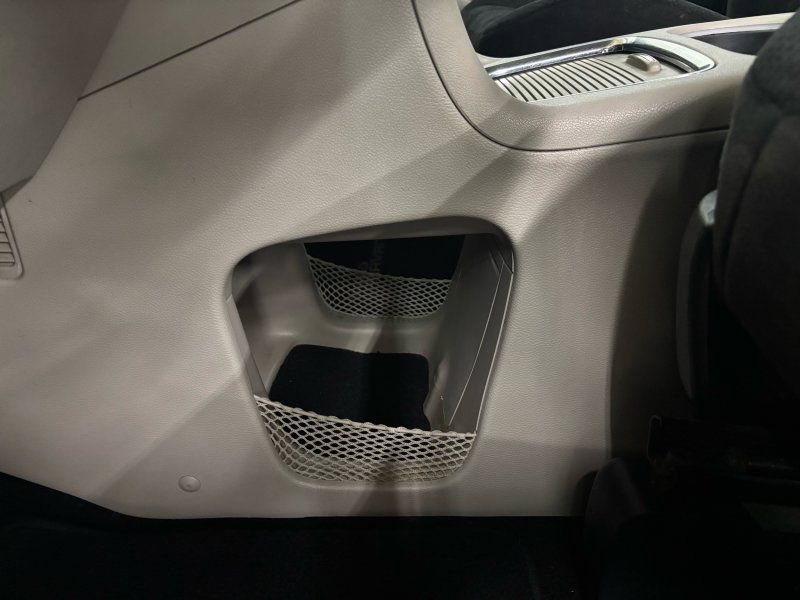 Used 2014 Dodge Grand Caravan SXT w/ Rear Park Assist Package image 20