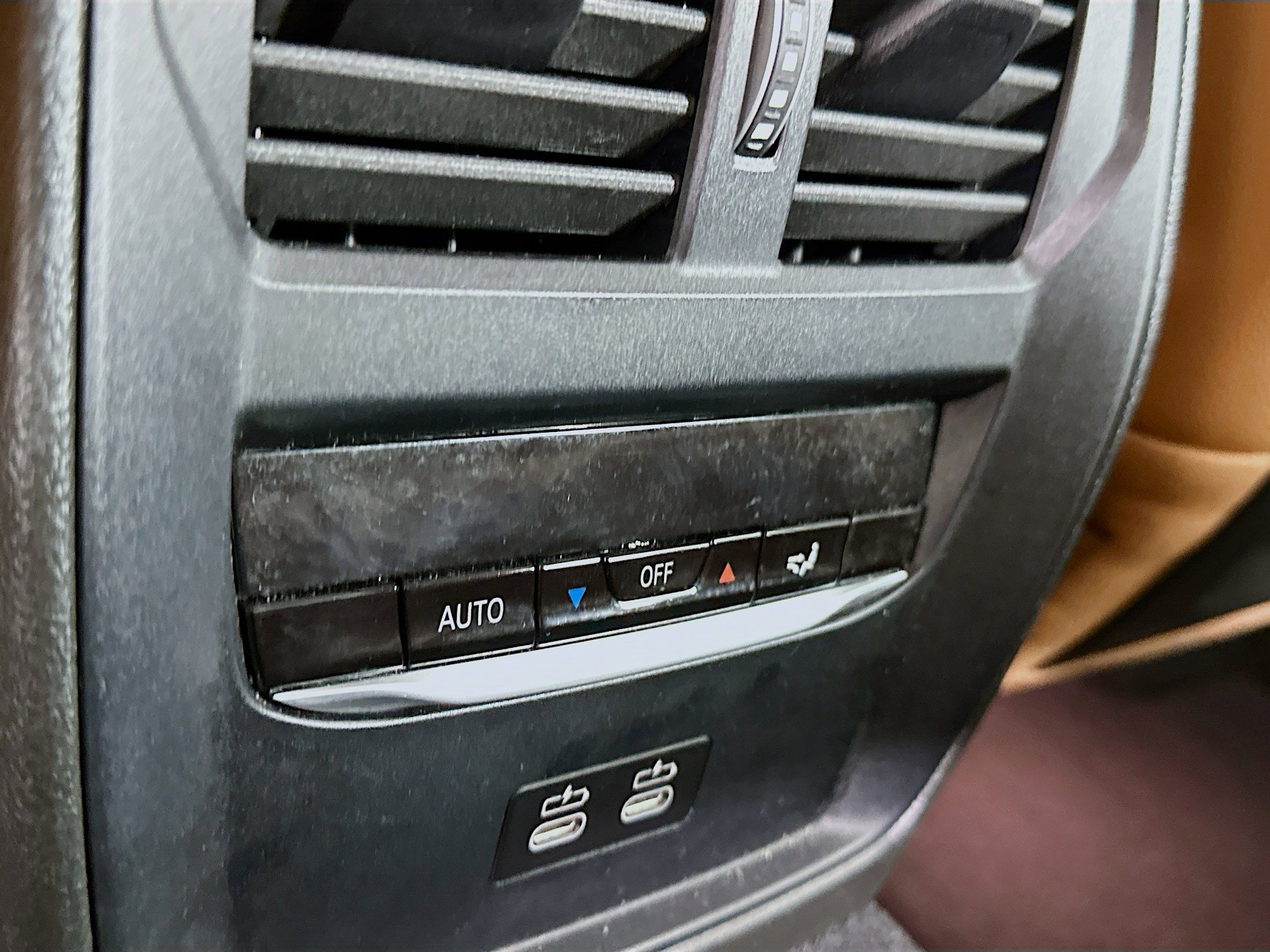 Used 2024 BMW 330i xDrive Sedan w/ Premium Package image 28