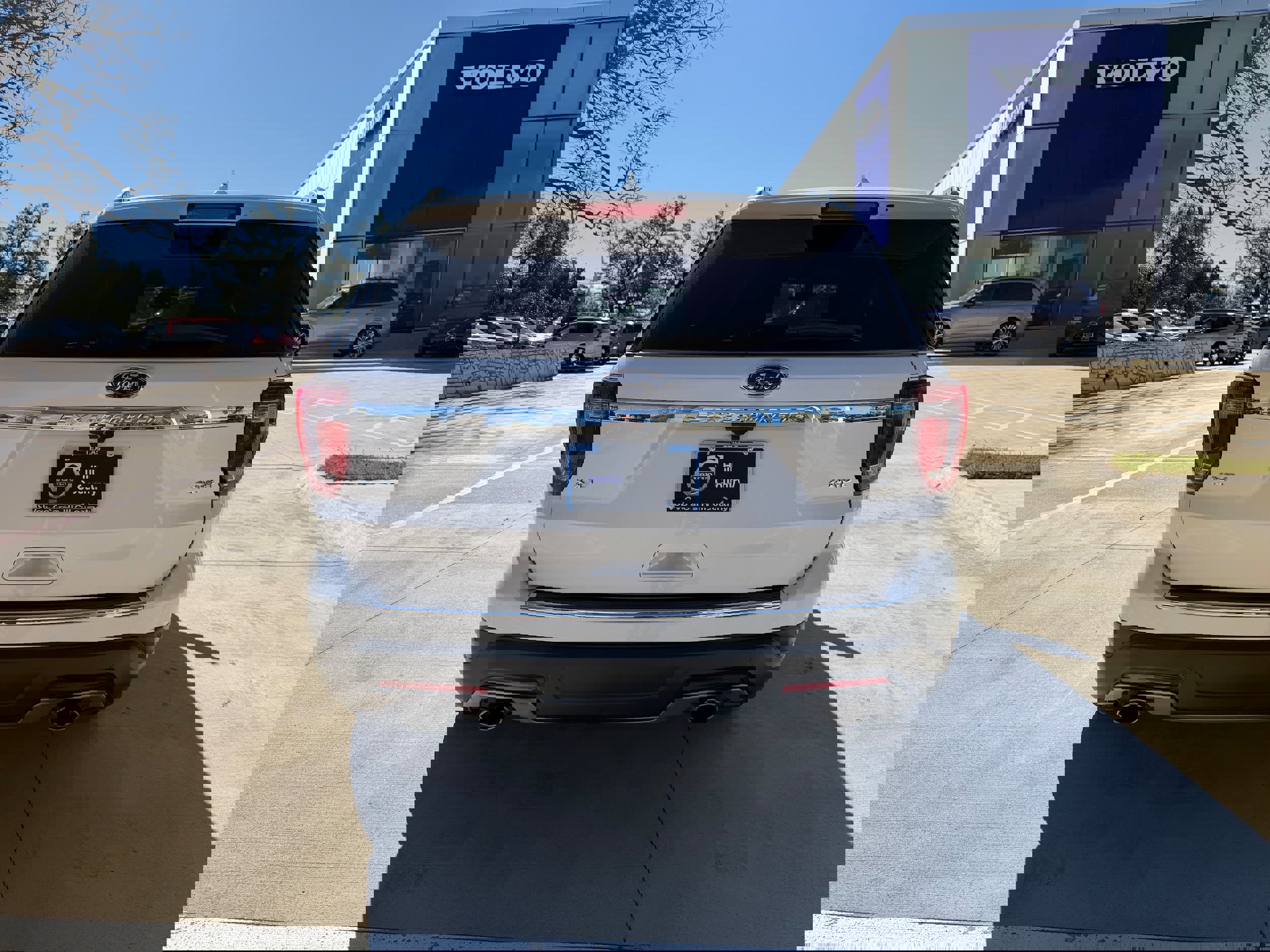 Used 2018 Ford Explorer XLT w/ Equipment Group 202A AWD/4WD image 5