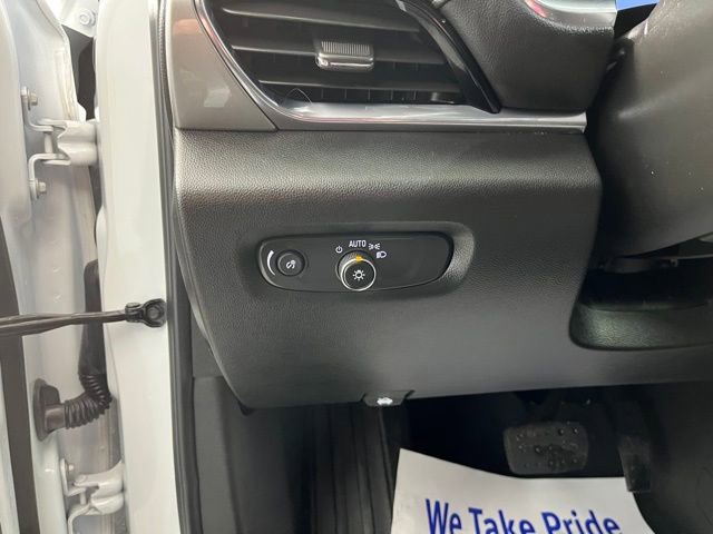 Used 2023 Chevrolet Traverse LT image 18