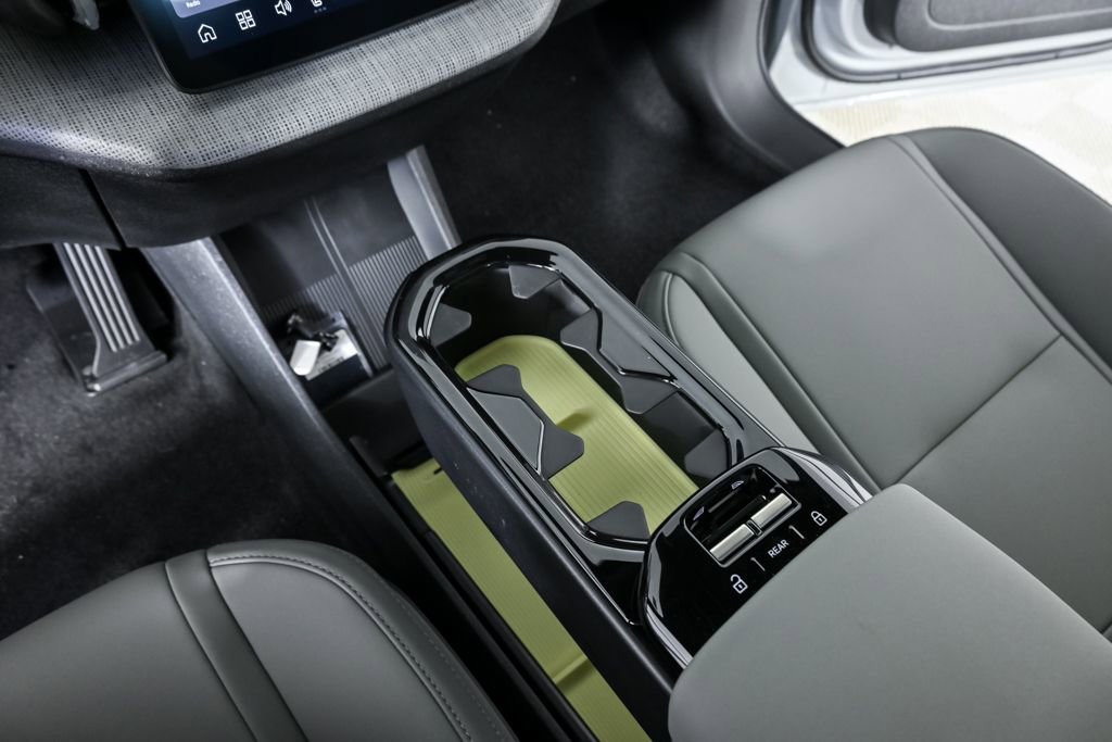 New 2026 Volvo EX30 Cross Country Ultra w/ Protection Package Premier image 16