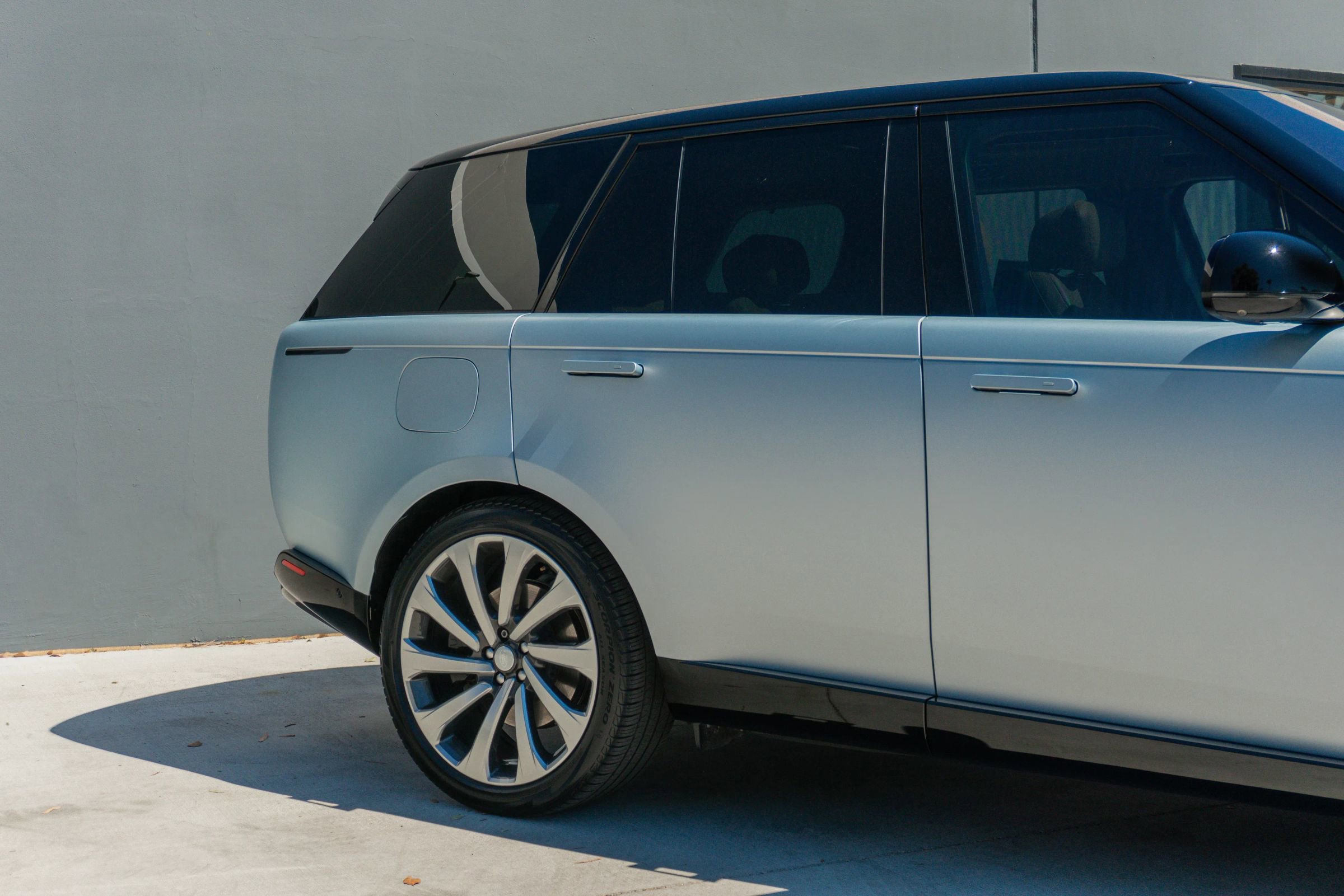 Used 2023 Land Rover Range Rover Autobiography image 36