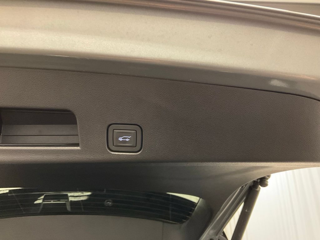 Used 2026 Chevrolet Traverse RS AWD/4WD image 37