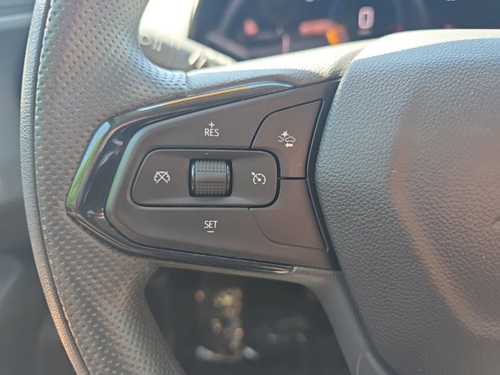 Used 2025 Chevrolet Trax LT image 21