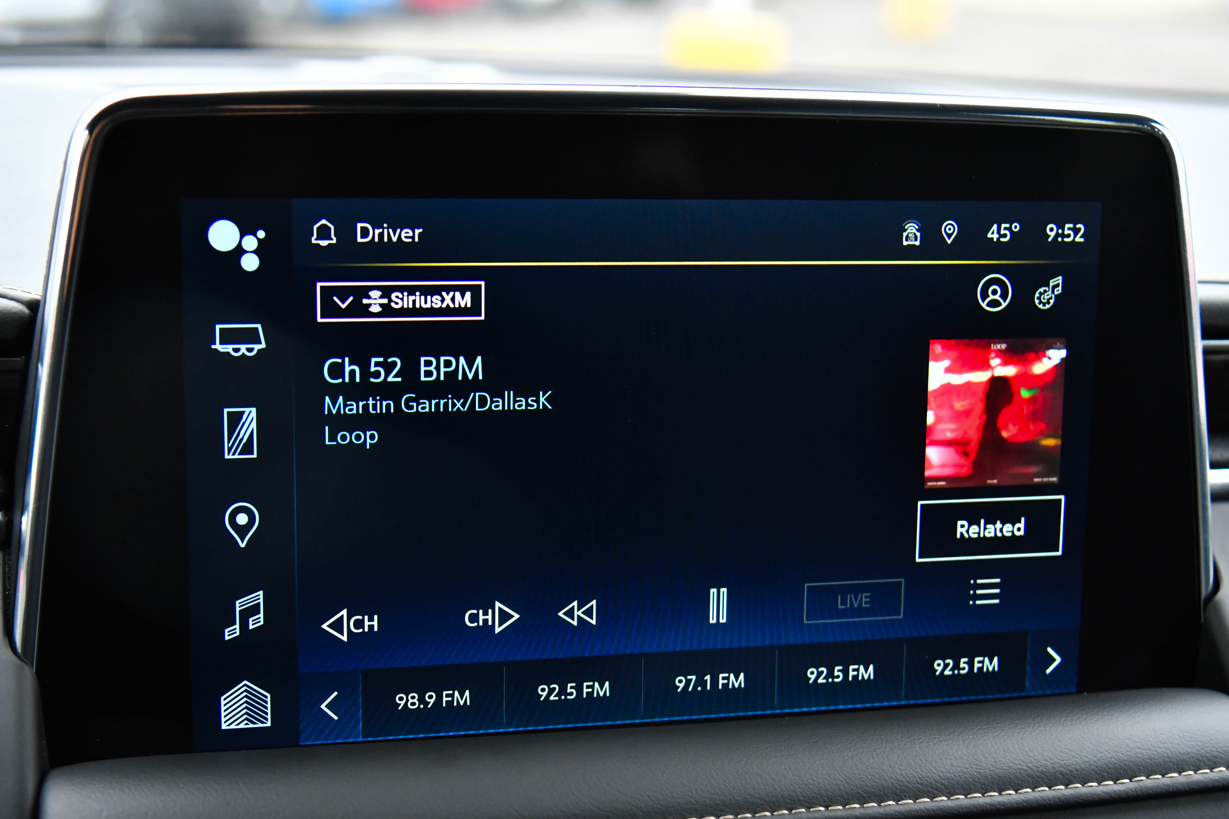 Used 2023 Chevrolet Suburban Premier image 23