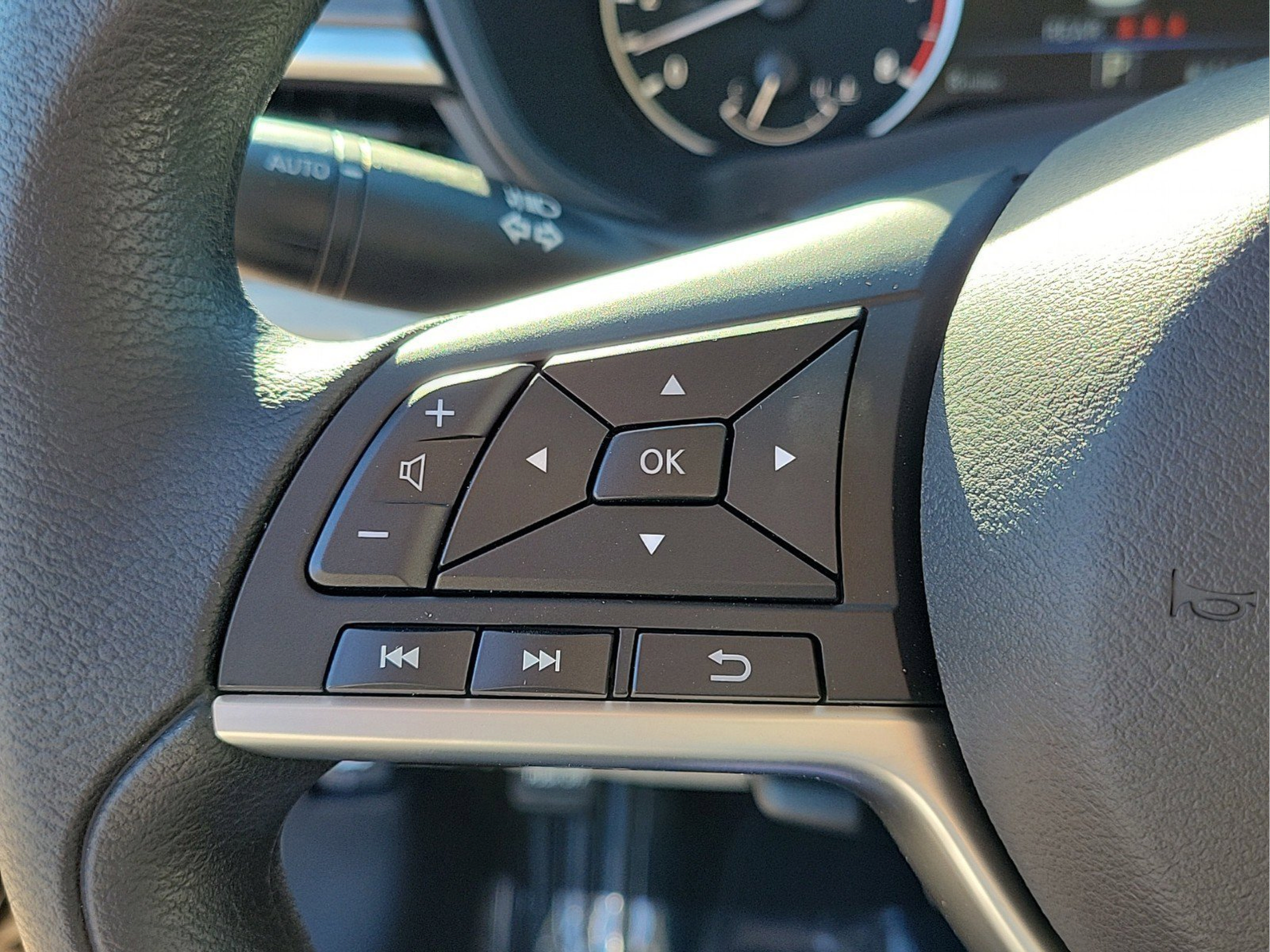New 2025 Nissan Altima 2.5 SV FWD image 24