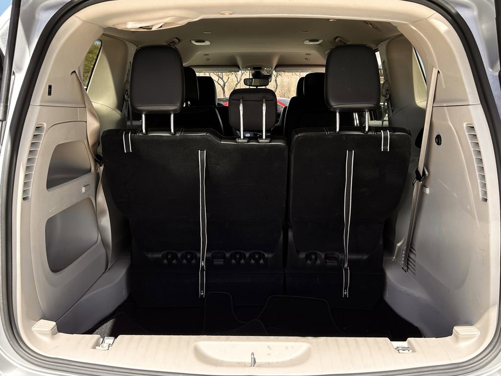 Used 2024 Chrysler Pacifica Touring-L image 32