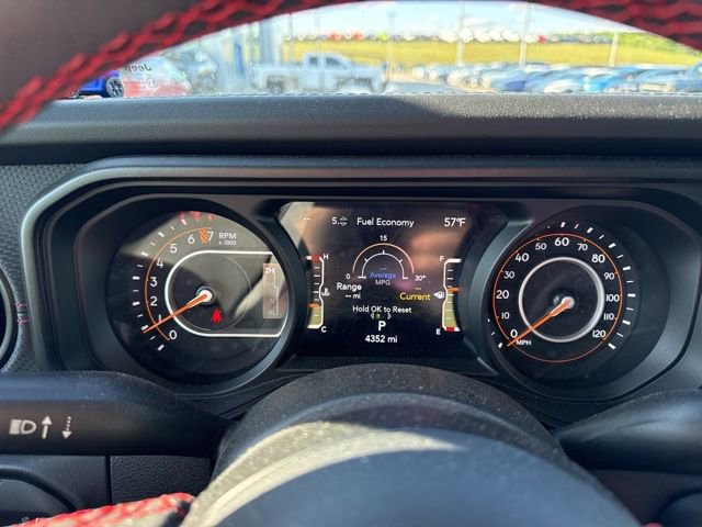 Used 2024 Jeep Gladiator Rubicon w/ Technology Group AWD/4WD image 11