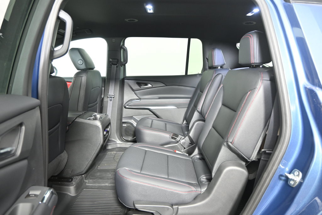 New 2026 Chevrolet Traverse Z71 w/ Enhanced Driving Package AWD/4WD image 18
