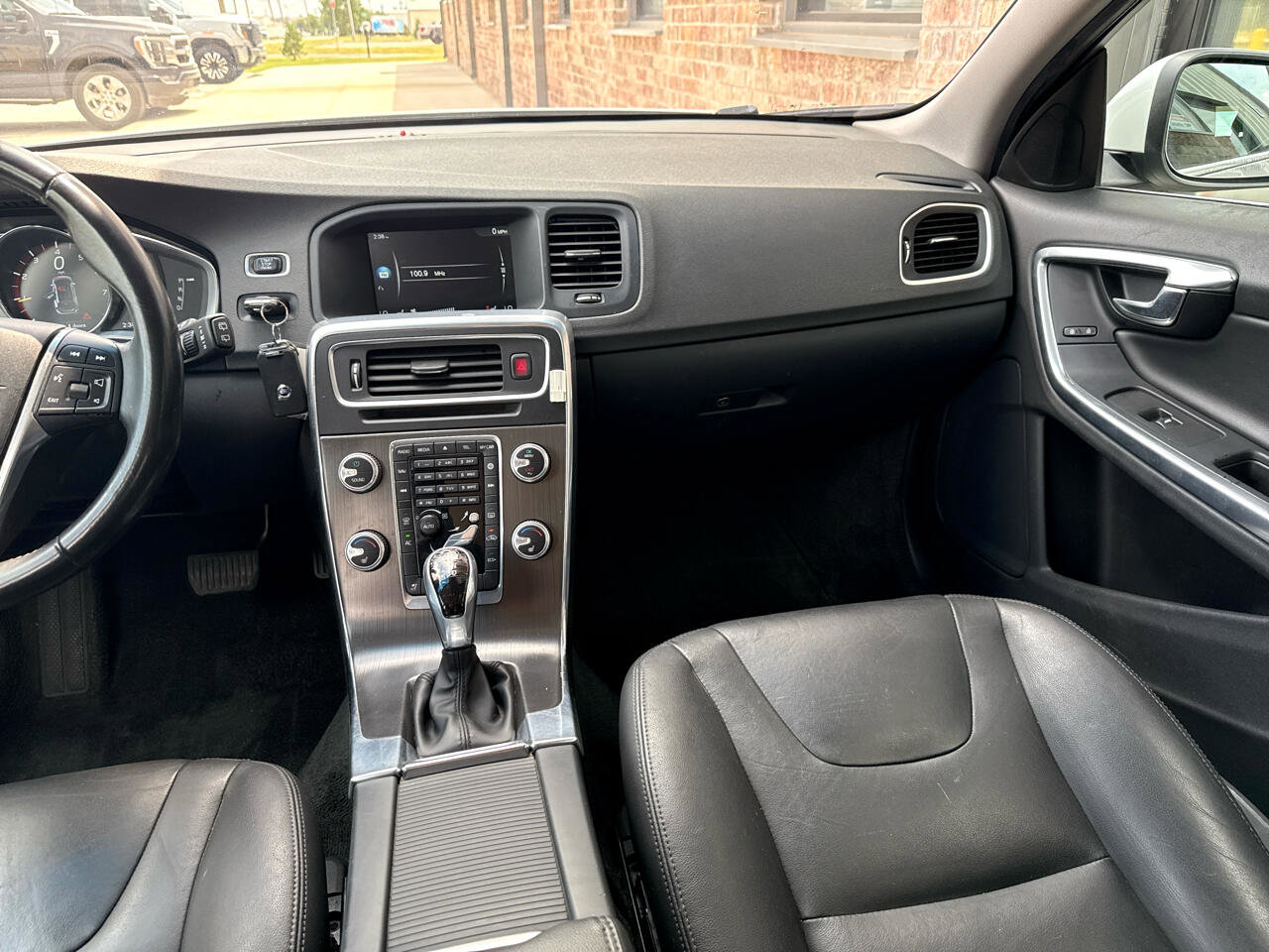 Used 2016 Volvo V60 T5 Premier image 34