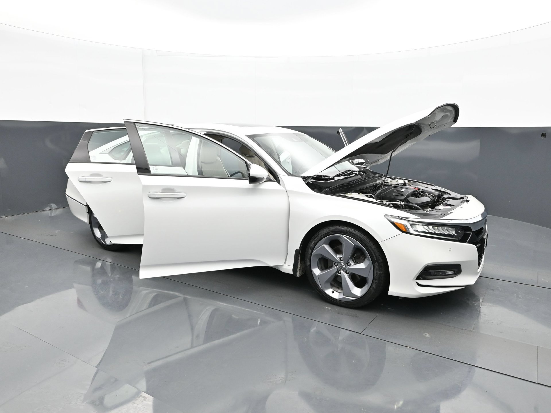 Used 2019 Honda Accord Touring image 42