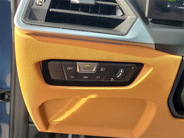 Used 2024 BMW M440i Convertible w/ Premium Package image 19