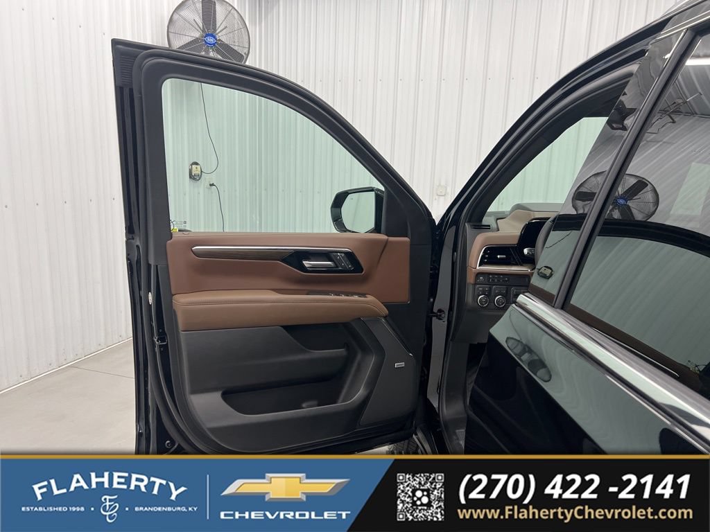 New 2026 Chevrolet Suburban High Country AWD/4WD image 8