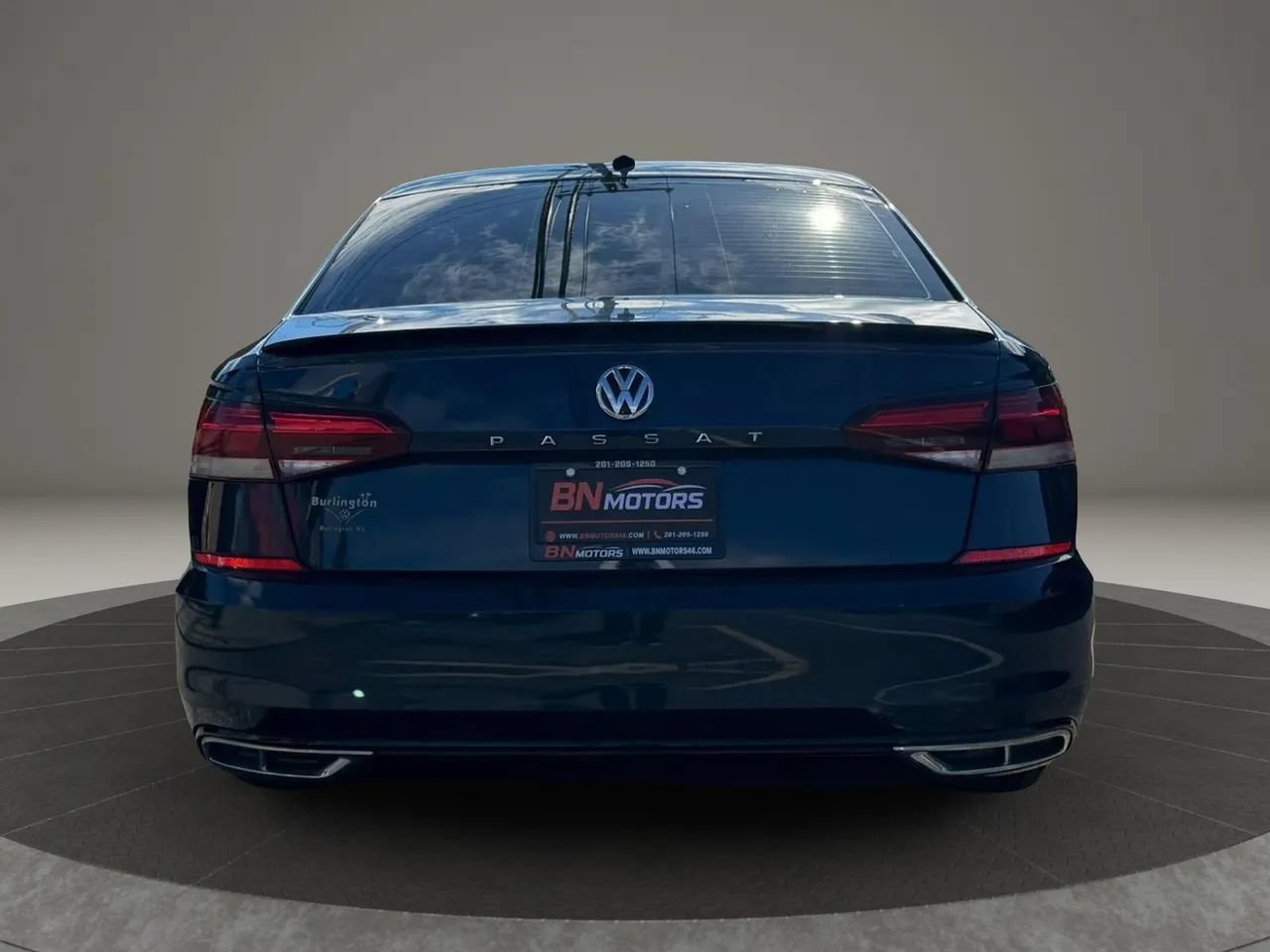 Used 2020 Volkswagen Passat 2.0T R-Line FWD image 8