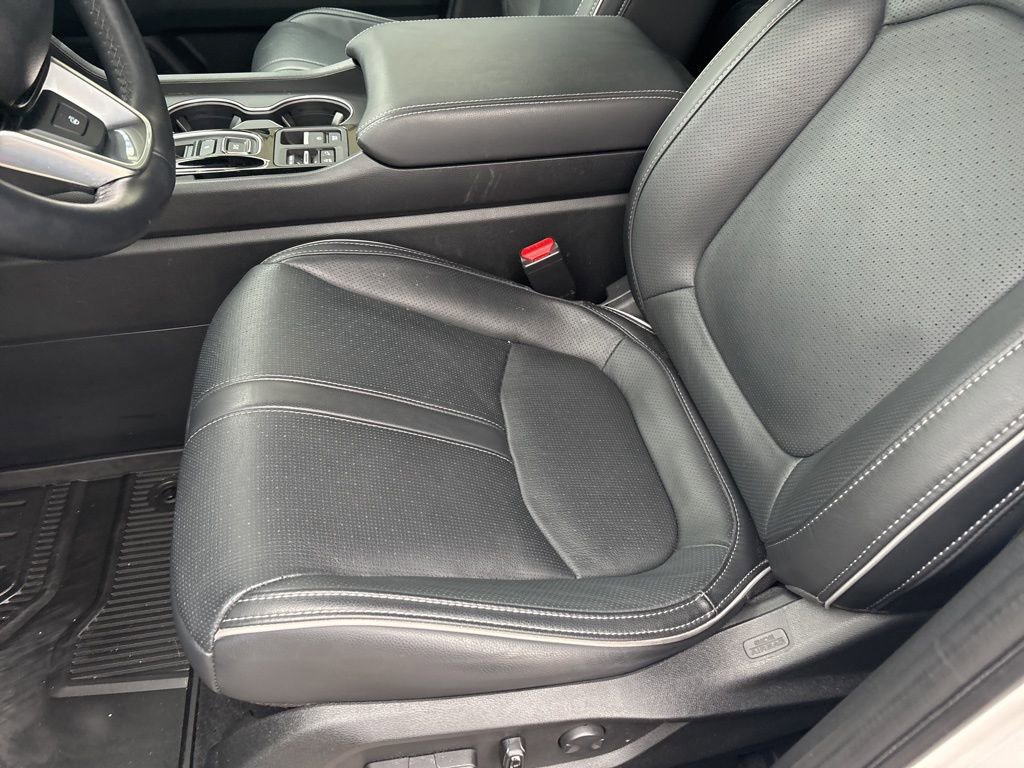Certified 2025 Honda Pilot Elite image 13