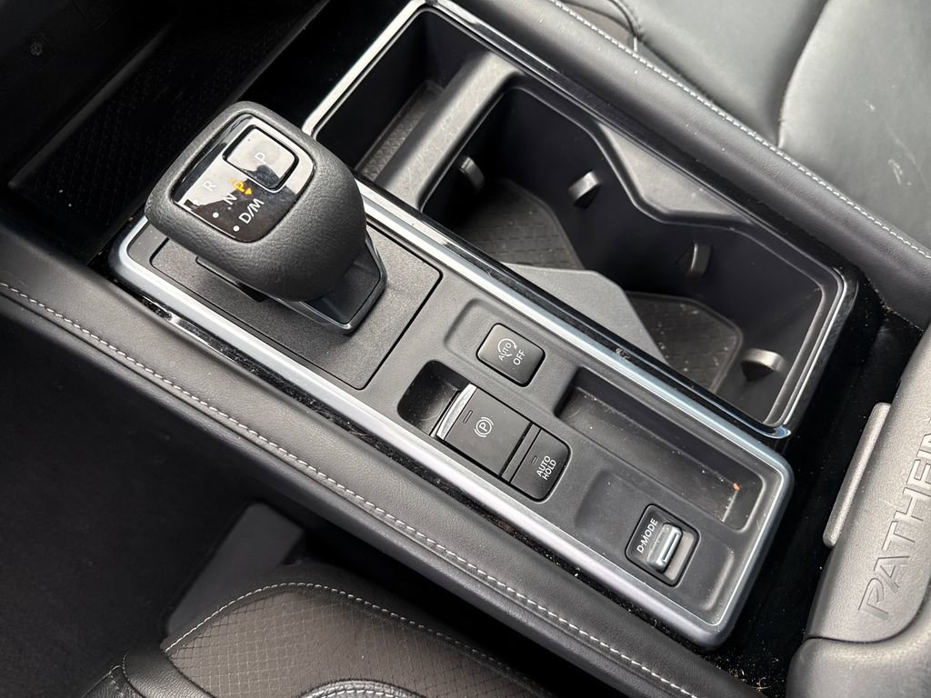 Used 2023 Nissan Pathfinder SL image 28