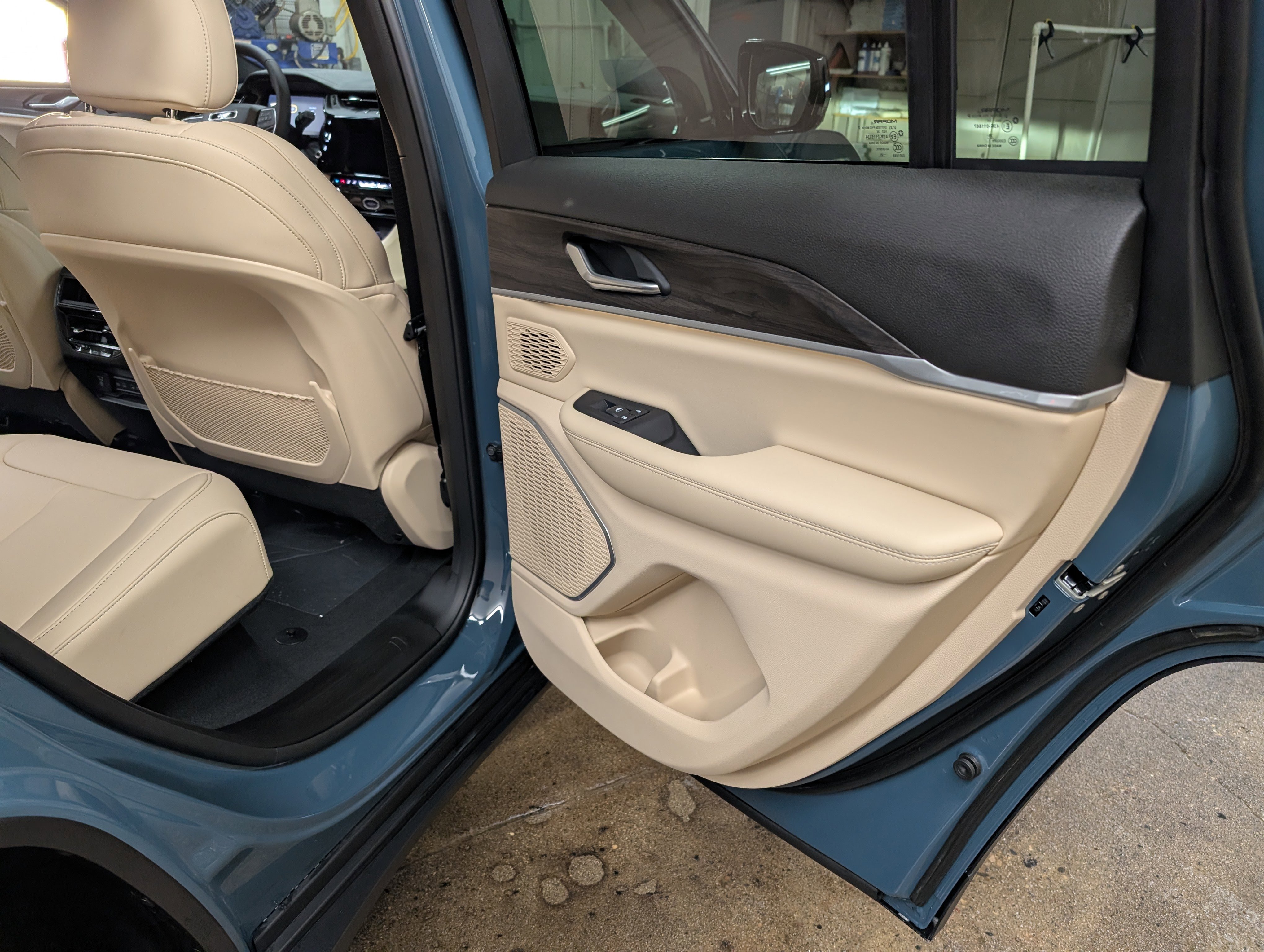New 2026 Jeep Grand Cherokee Limited AWD/4WD image 6