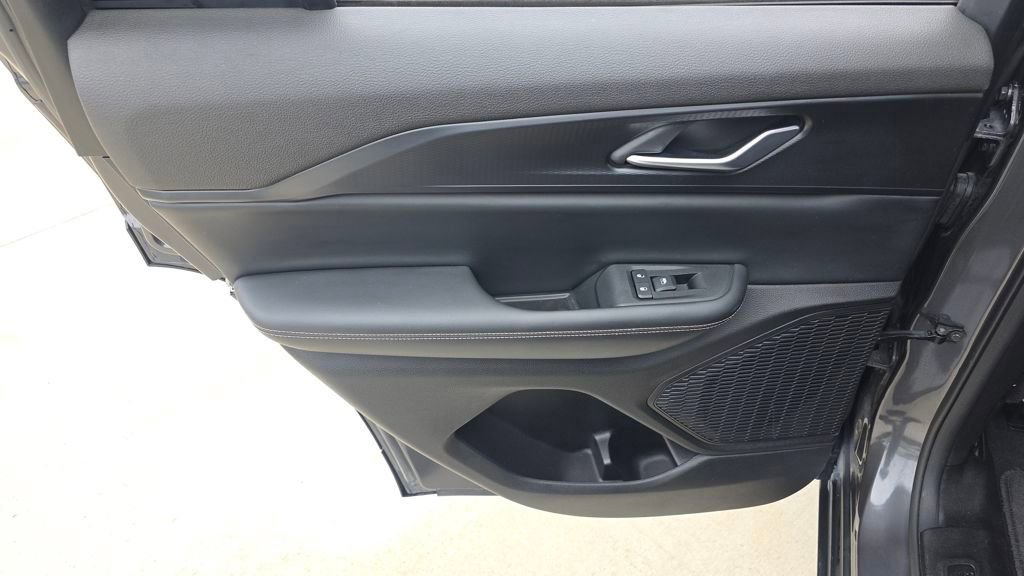 Used 2023 Jeep Grand Cherokee Altitude AWD/4WD image 20