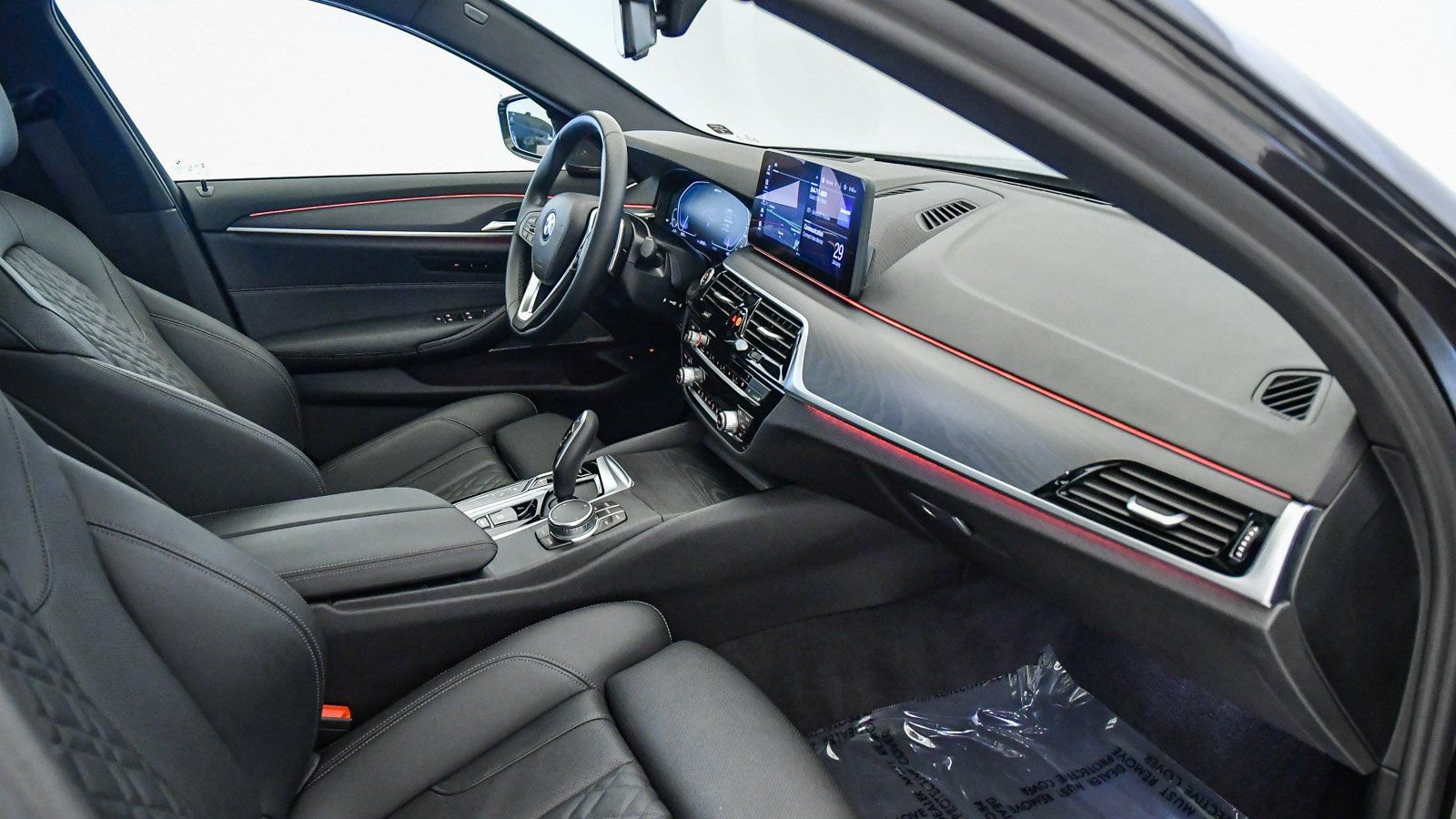 Certified 2023 BMW 530e w/ Premium Package image 16