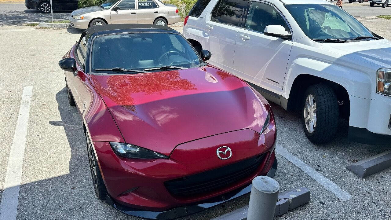 Used 2018 MAZDA MX-5 Miata Club image 2