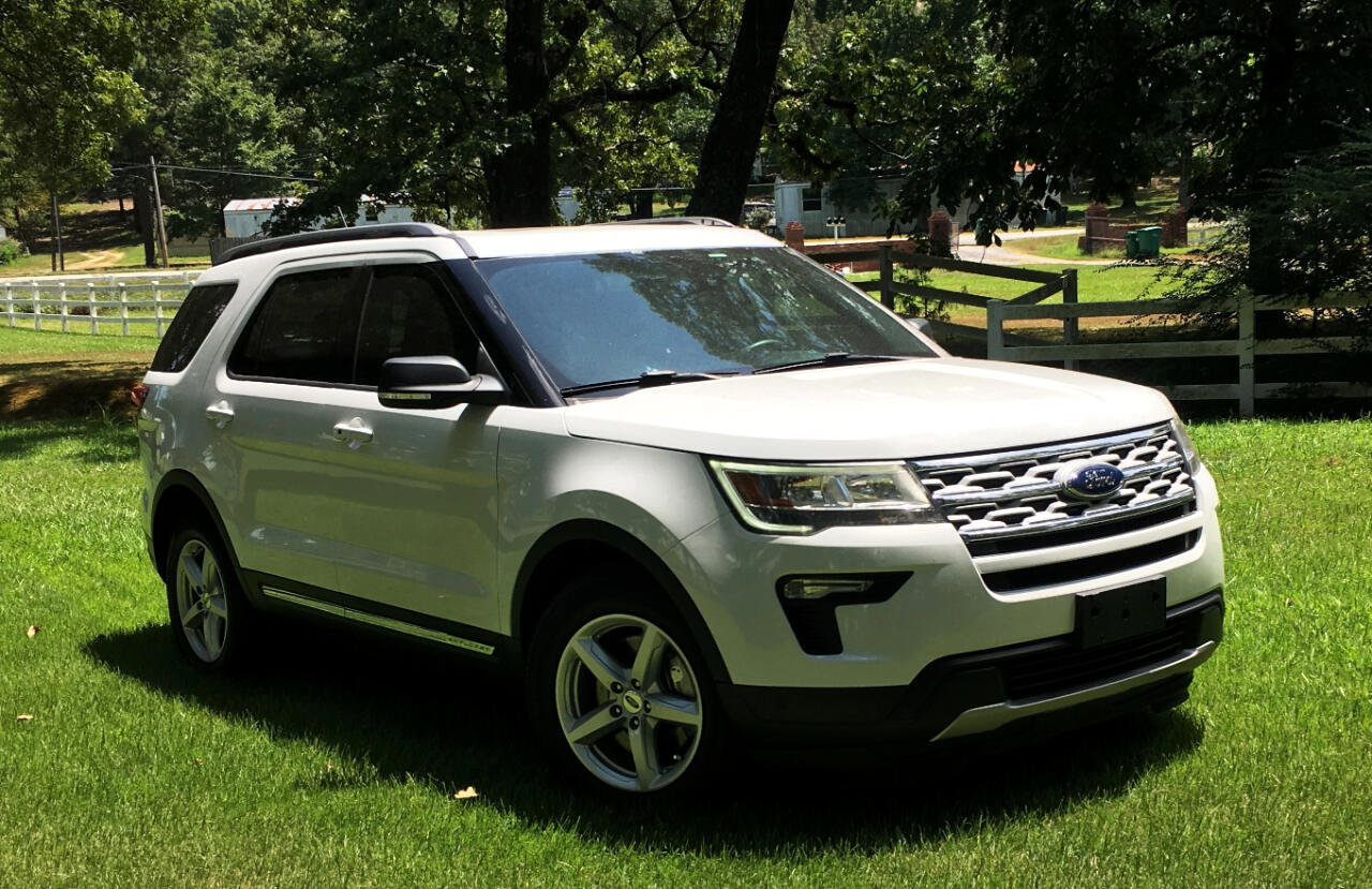 Used 2019 Ford Explorer XLT w/ Equipment Group 201A image 8