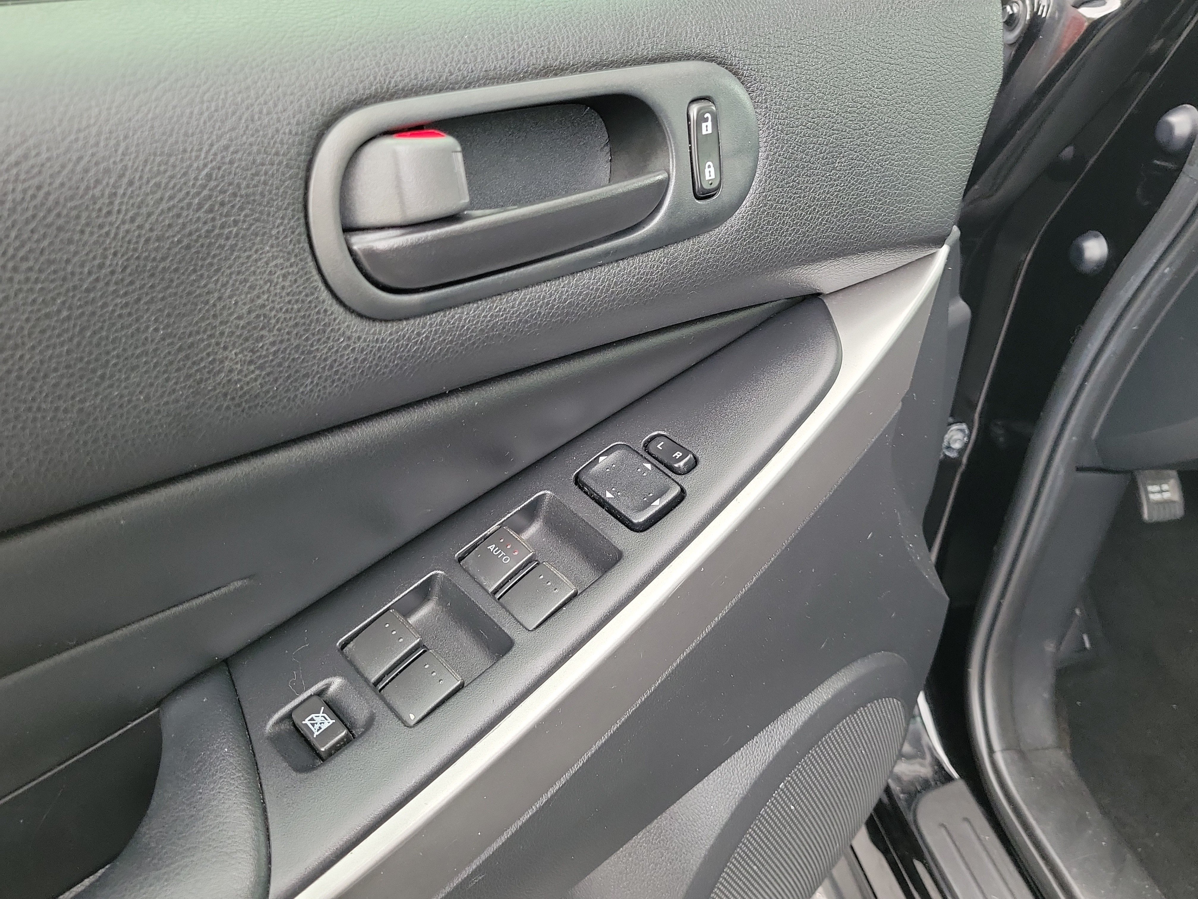 Used 2012 MAZDA CX-7 i SV FWD image 17