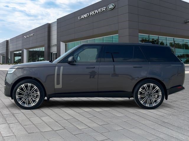Used 2026 Land Rover Range Rover Long Wheelbase SE AWD/4WD image 2