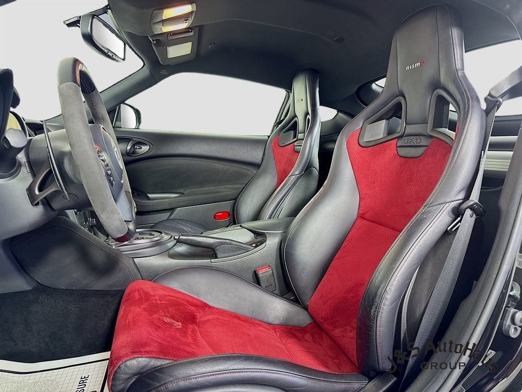 Used 2019 Nissan 370Z NISMO RWD image 11