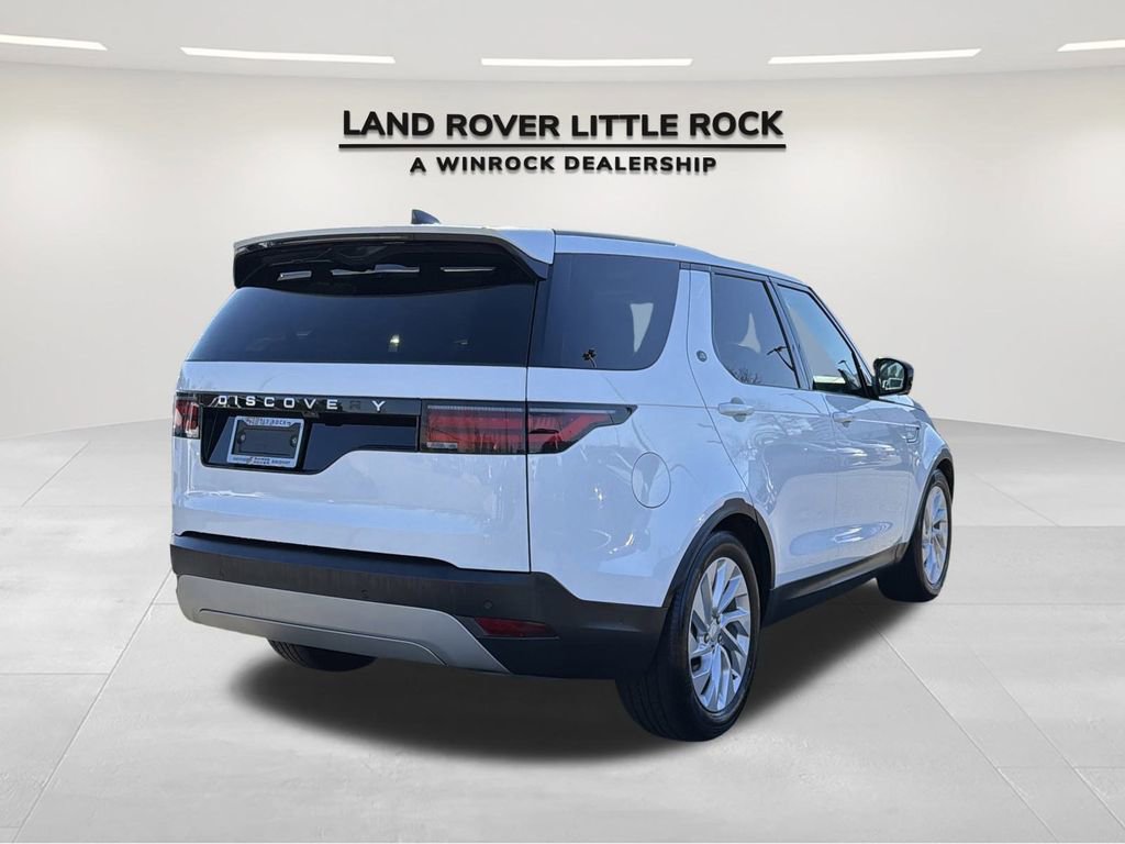 Used 2024 Land Rover Discovery S image 2