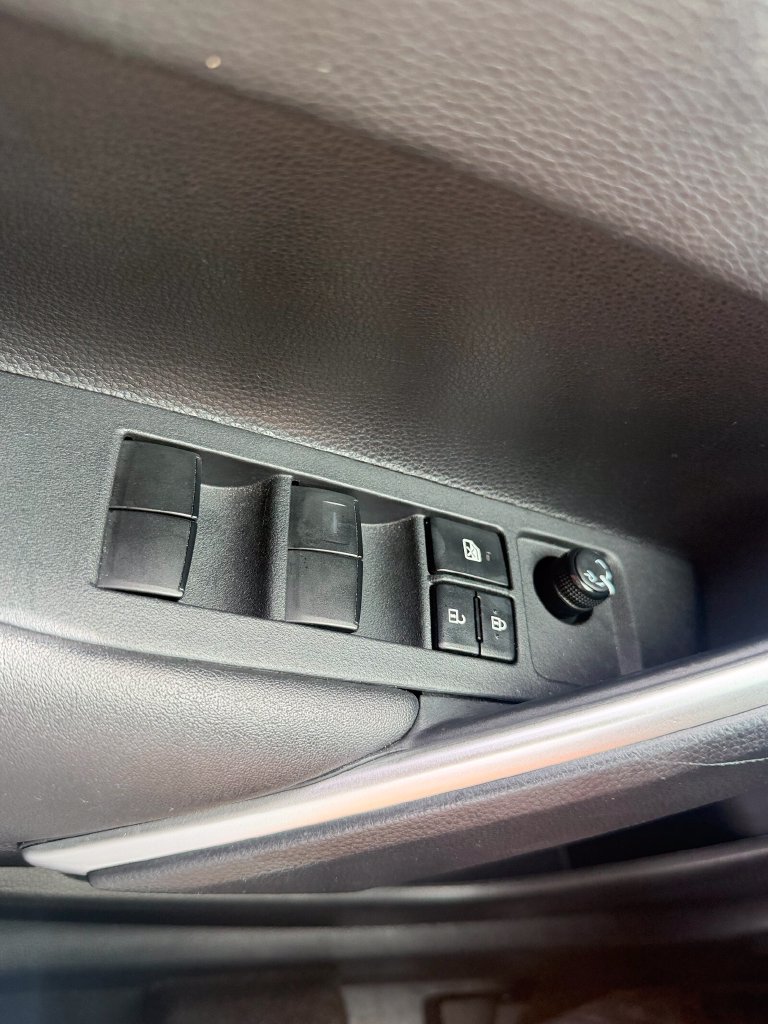 Used 2023 Toyota Corolla Cross XLE w/ Convenience Package FWD image 37