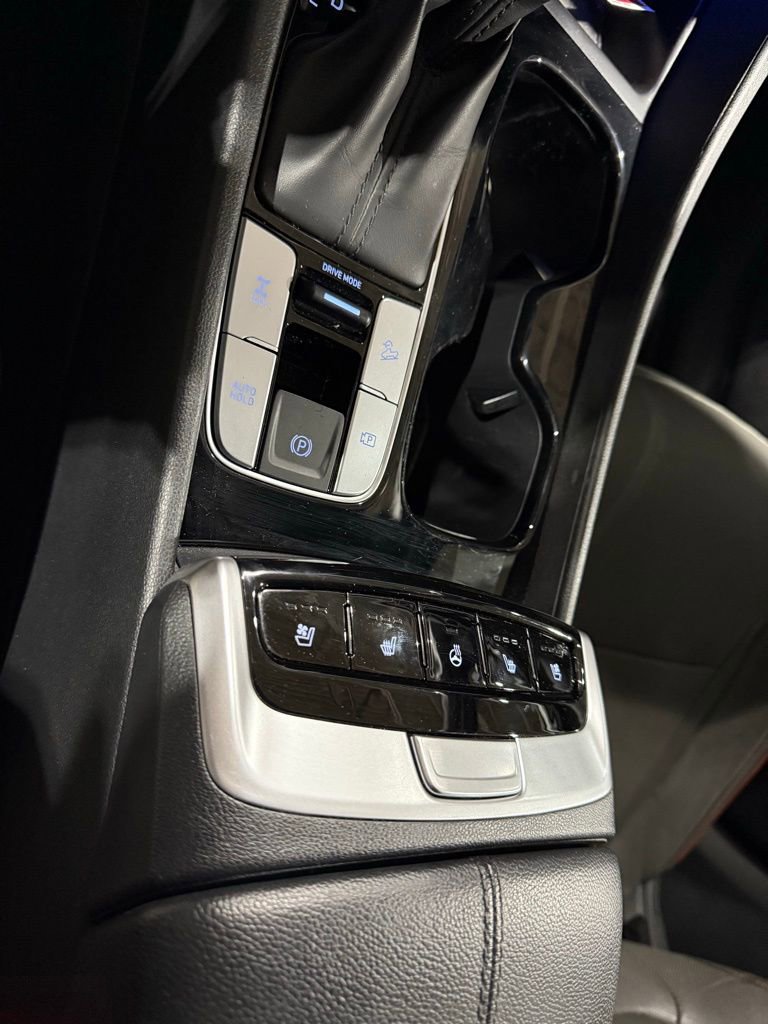 Used 2023 Hyundai Santa Cruz Limited w/ Cargo Package image 15