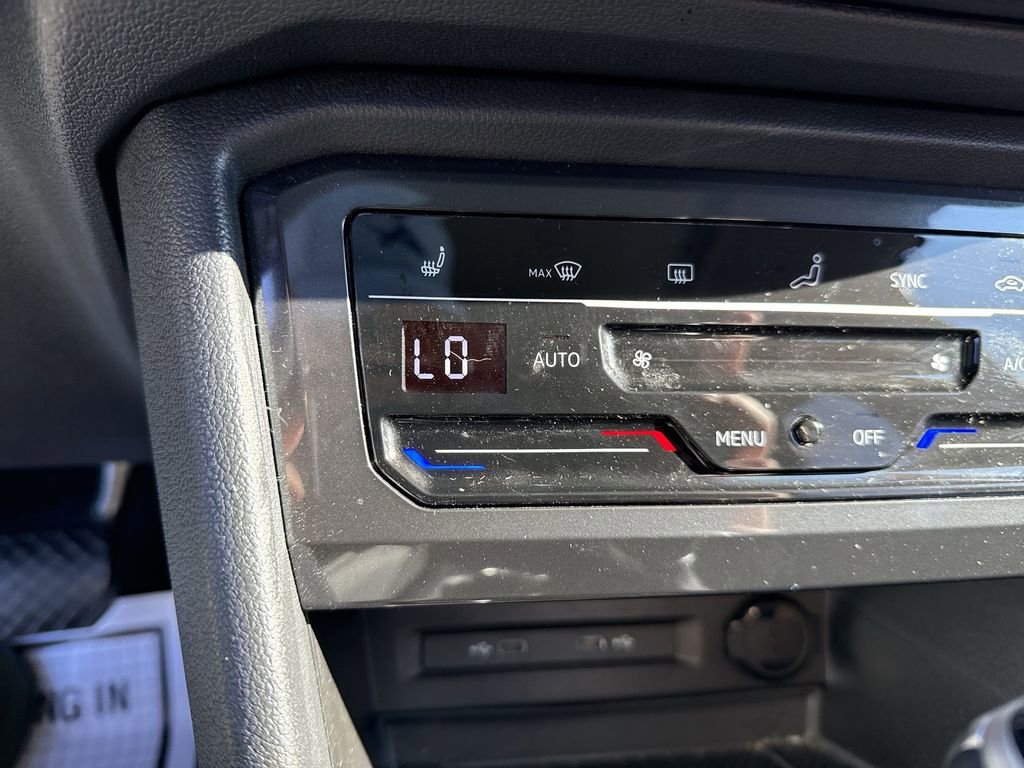 Certified 2023 Volkswagen Tiguan SE image 34