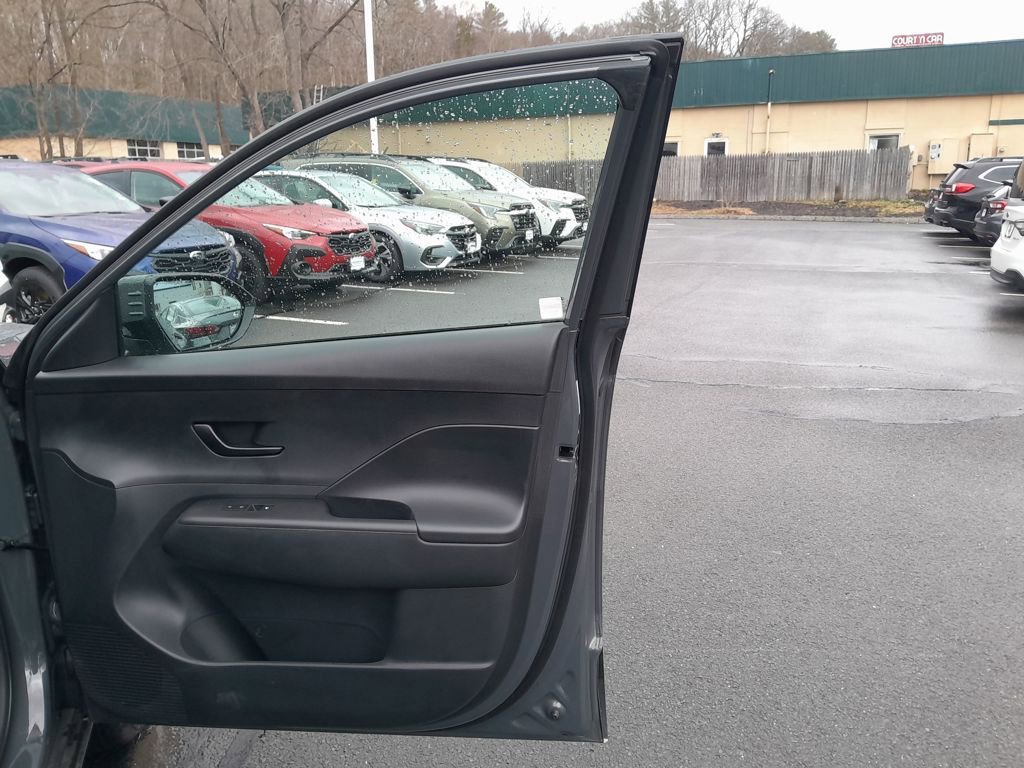 Used 2025 Hyundai Kona SEL image 36