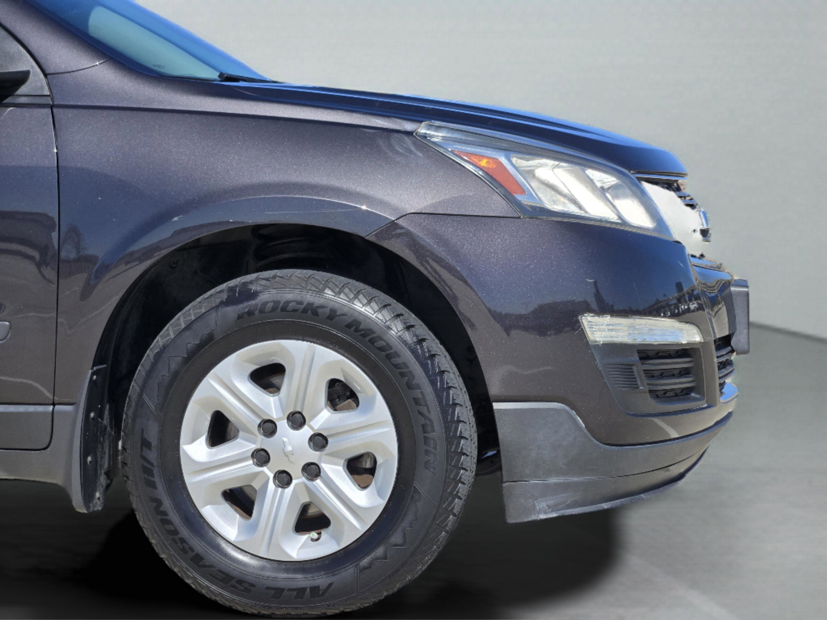 Used 2015 Chevrolet Traverse LS image 10