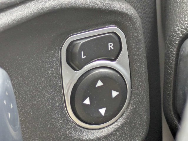Used 2022 Jeep Wrangler Unlimited Rubicon AWD/4WD image 24