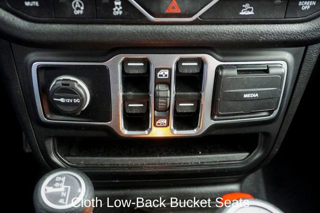 Used 2025 Jeep Gladiator Sport image 15