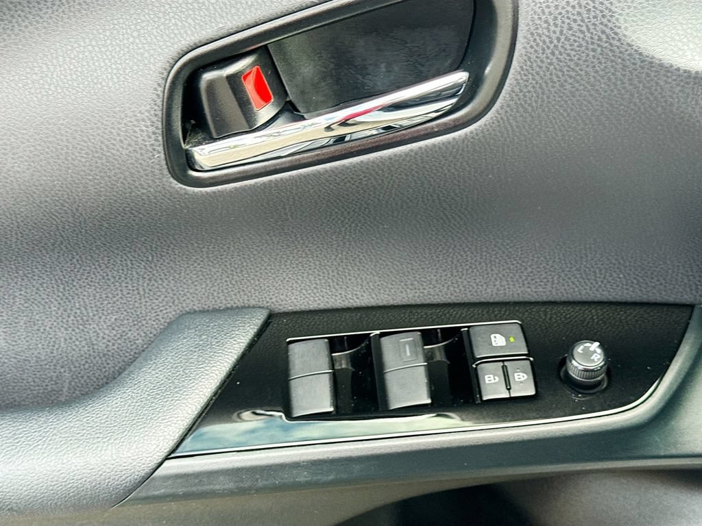 Used 2022 Toyota Prius LE FWD image 22