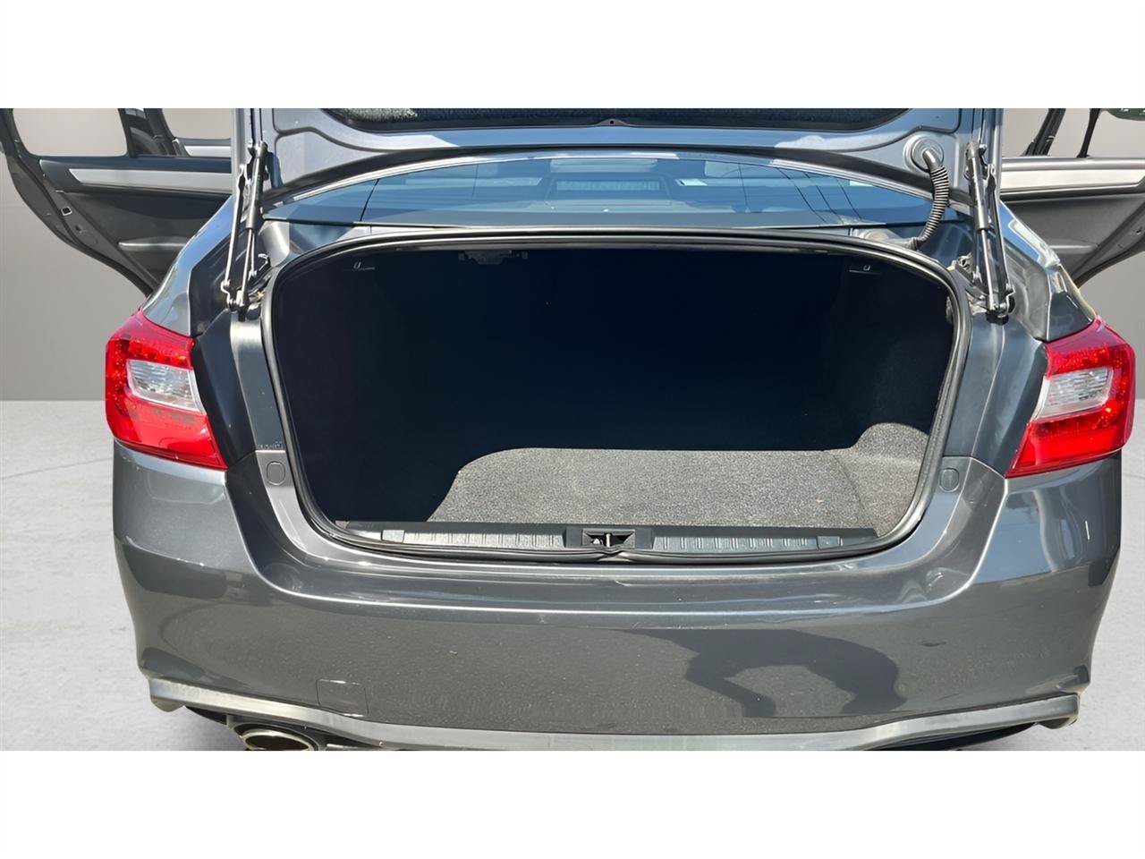 Used 2018 Subaru Legacy 2.5i Premium AWD/4WD image 21