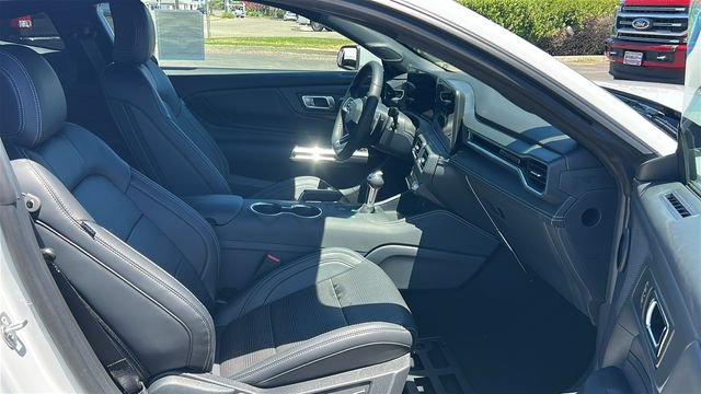New 2026 Ford Mustang GT Premium w/ GT Performance Package RWD image 10